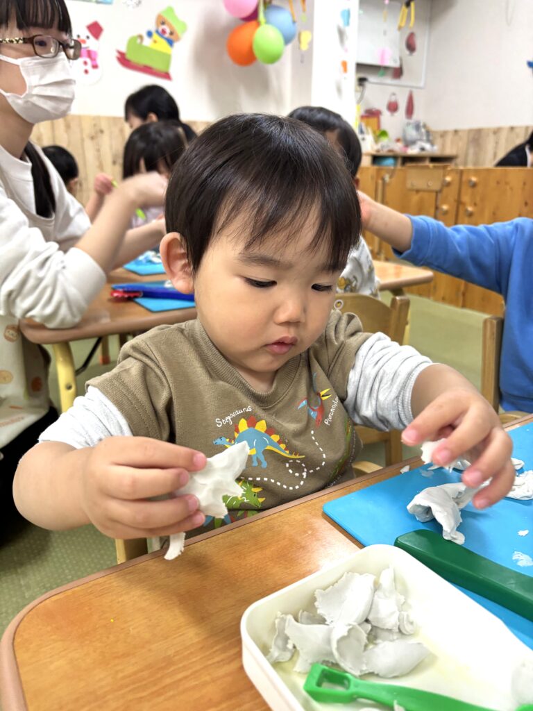 保育園粘土遊び 大阪　保育園　くじら保育園　202602-3