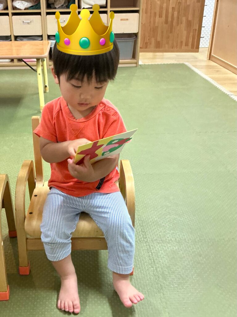 お誕生日会で保育士からの出し物　どんないろがすき　大阪　保育園　くじら保育園　202606-1