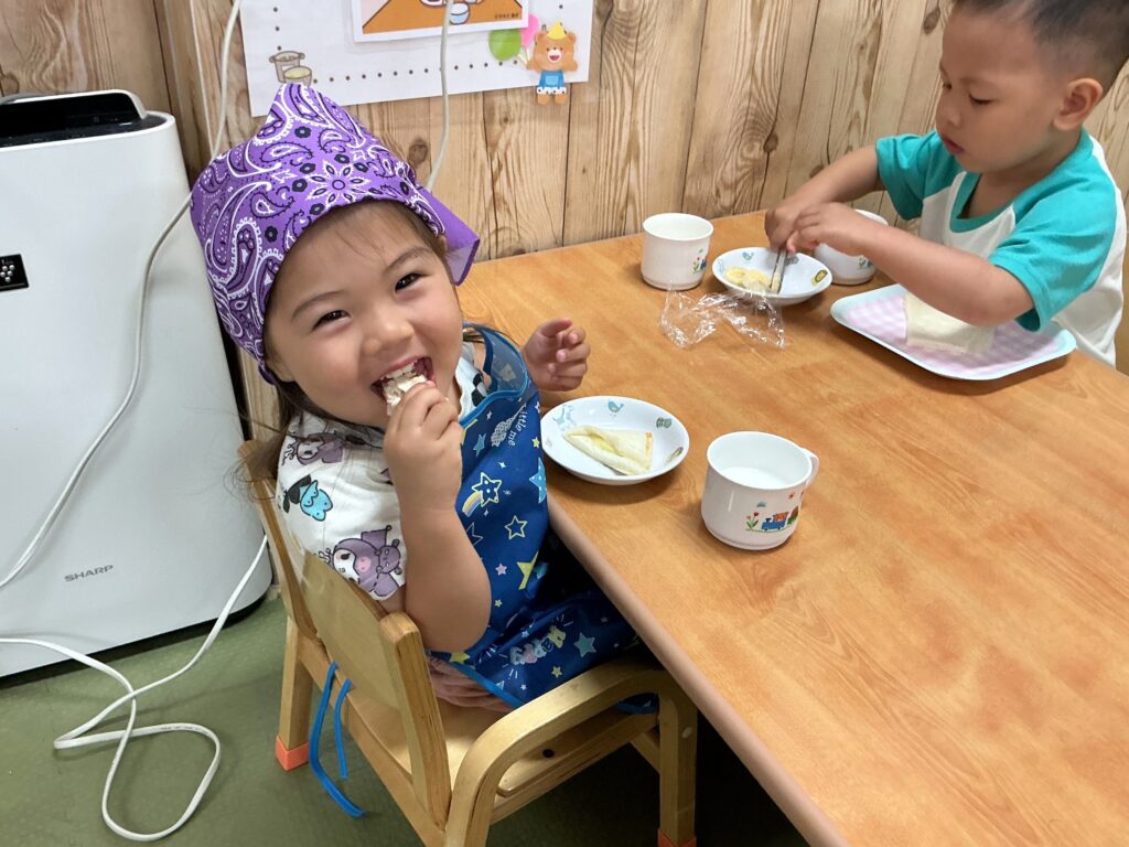 保育園の食育 クッキング ホットサンド作り 大阪 くじら保育園 202607-4