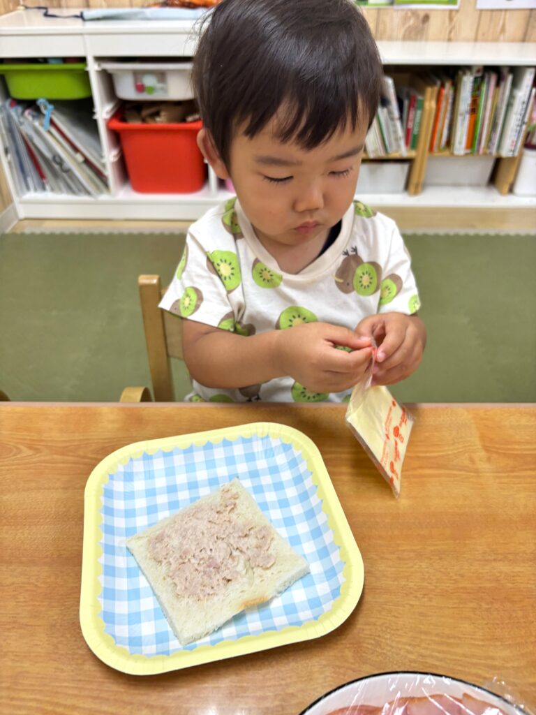 保育園の食育 クッキング ホットサンド作り 大阪 くじら保育園 202607-2