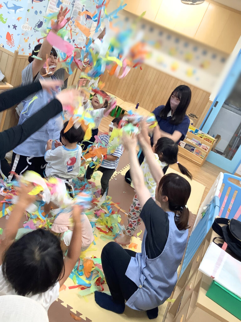 地域交流 おはなし会 カバン作り 花紙 くじら保育園 三国 淀川区 202506-5