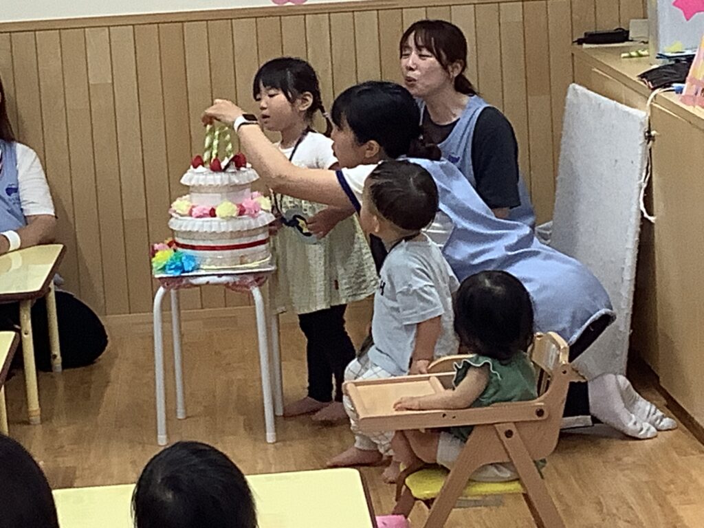お誕生日会 お誕生日カード インタビュー 保護者参加 くじら保育園 三国園 淀川区 202507-3