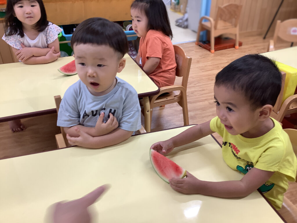 すいか 給食 食育 大阪 保育園 くじら保育園 三国 淀川区 202509-3