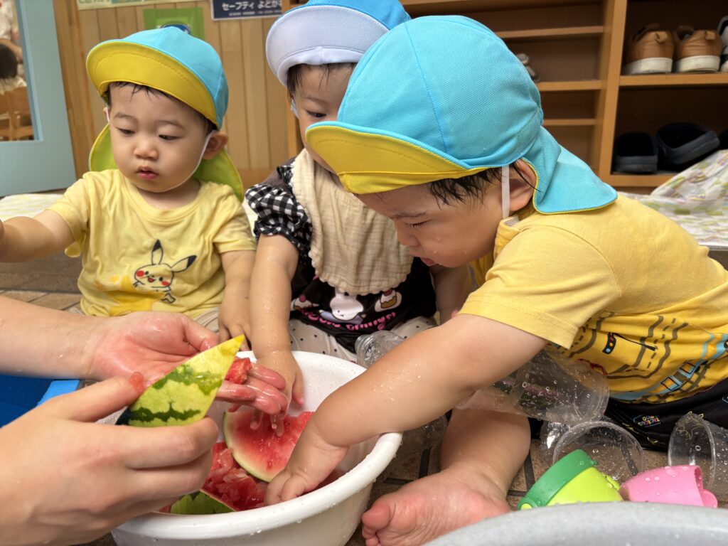 すいか 給食 食育 大阪 保育園 くじら保育園 三国 淀川区 202509-5