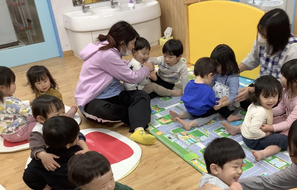 保育園のふれあいあそび 大阪 保育園 くじら保育園 202601-2