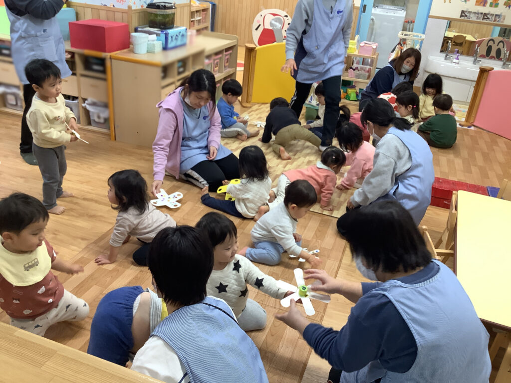 保育園でお正月遊び　大阪　保育園　くじら保育園　202601-2