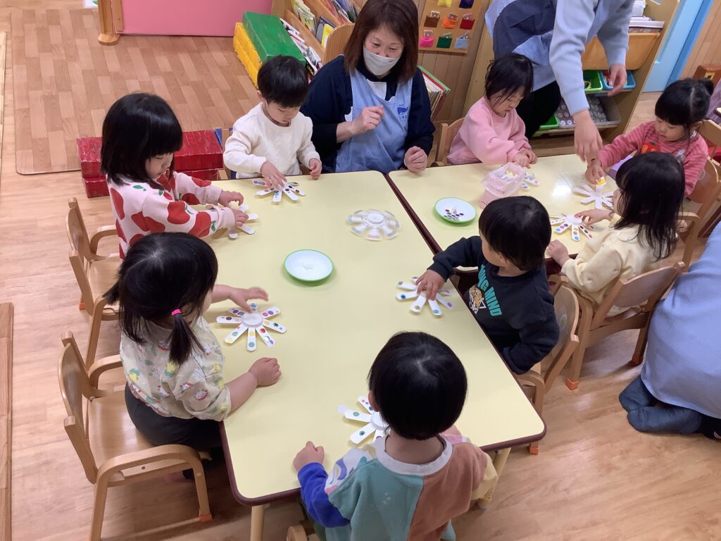 保育園でお正月遊び　大阪　保育園　くじら保育園　202601-1