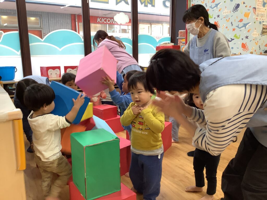 保育園でお正月遊び　大阪　保育園　くじら保育園　202601-4