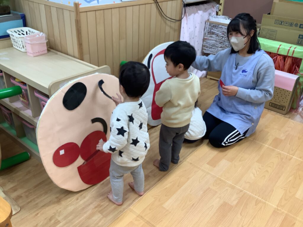 保育園でお正月遊び　大阪　保育園　くじら保育園　202601-3