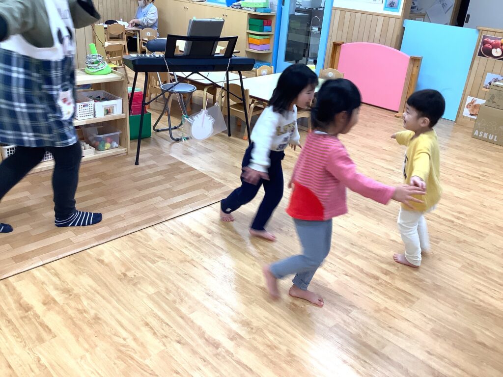 保育園でリズム遊び　運動能力を高める取り組み　大阪　くじら保育園　202601-4
