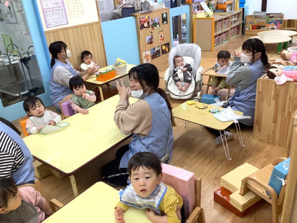 保育園の朝の会と給食　大阪　くじら保育園　202604-1