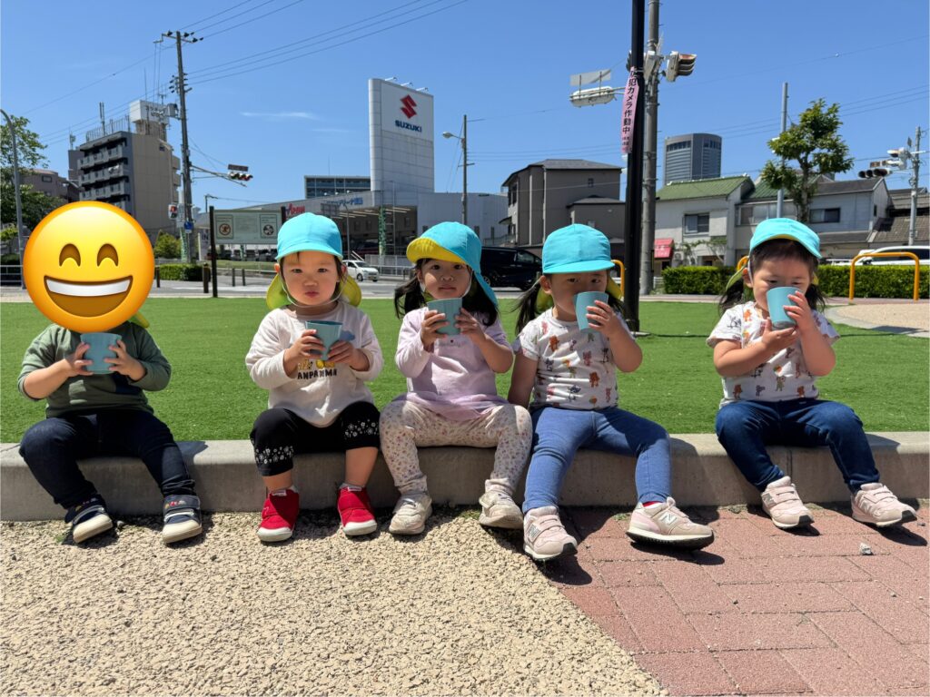 公園　電車　お散歩　2歳児　くじら保育園　都島北　都島区　202505-1
