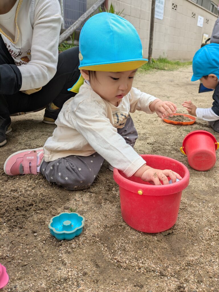 お散歩 公園 砂場 滑り台 くじら保育園 都島北園 都島区 202505-3