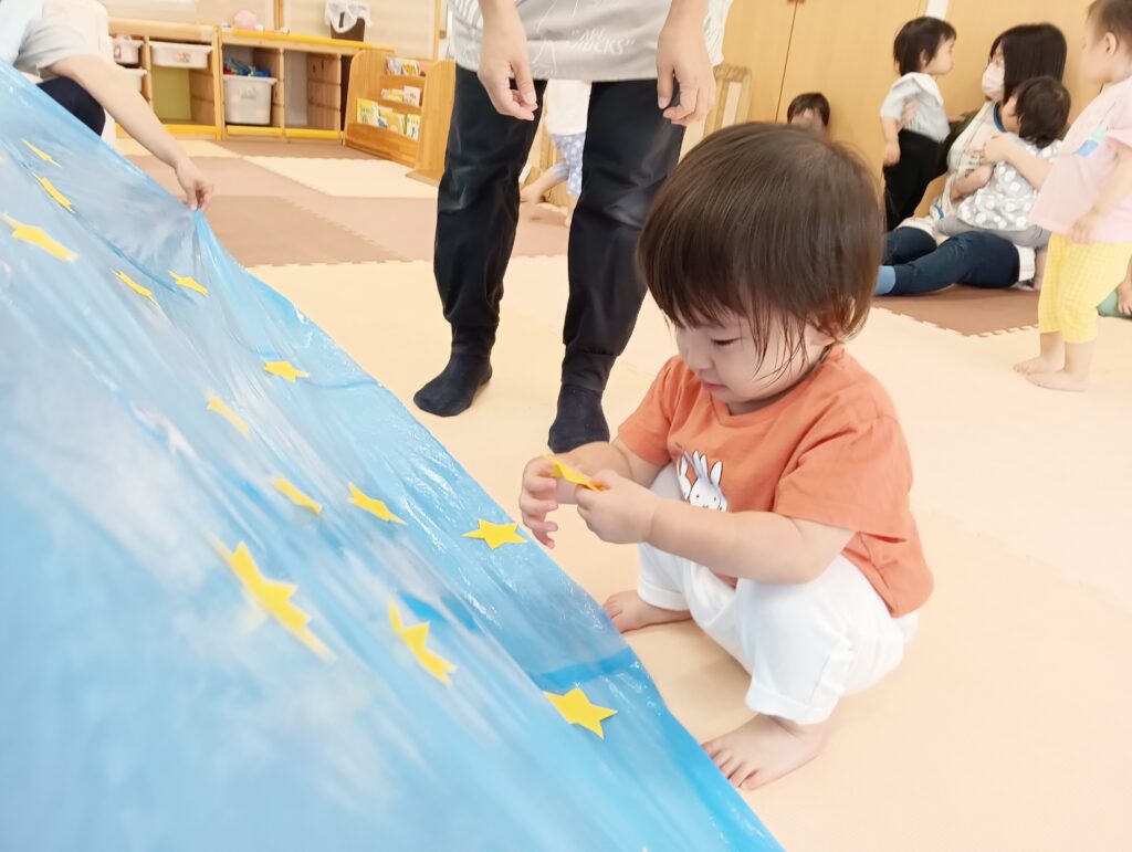 七夕　七夕のつどい　笹　短冊　願い事　織姫　彦星　天の川　くじら保育園　都島北園　都島区　大阪　202507-3