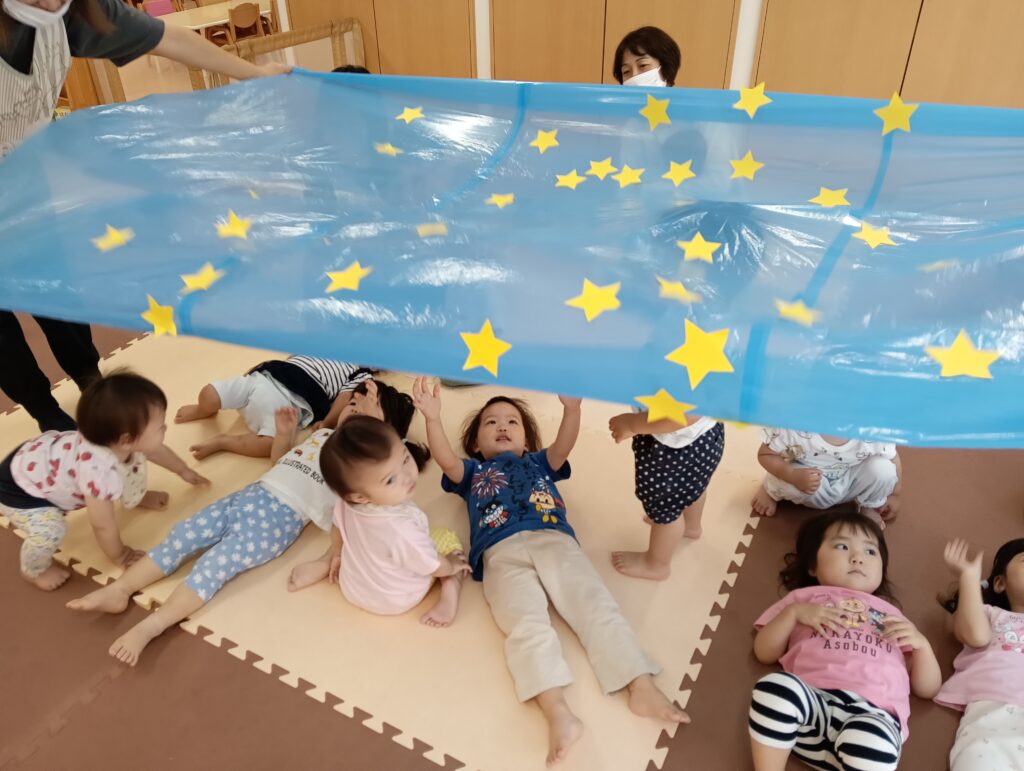七夕　七夕のつどい　笹　短冊　願い事　織姫　彦星　天の川　くじら保育園　都島北園　都島区　大阪　202507-5