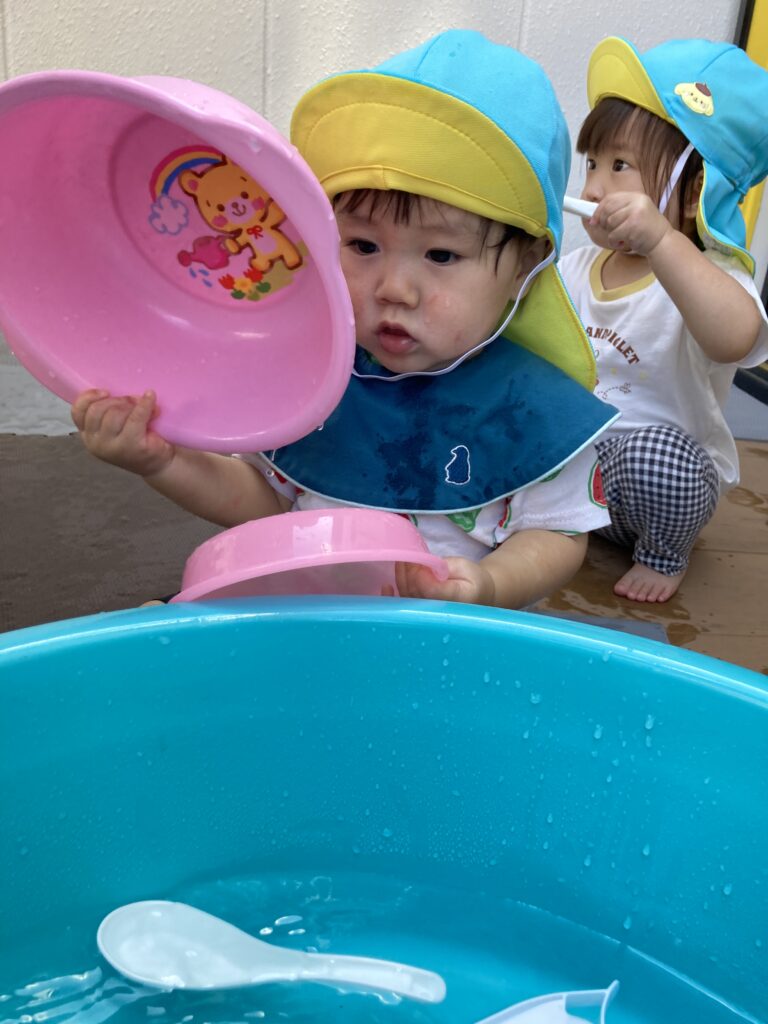 0歳児　水遊び　初めて　デビュー　くじら保育園　都島北園　都島区　大阪　202508-3