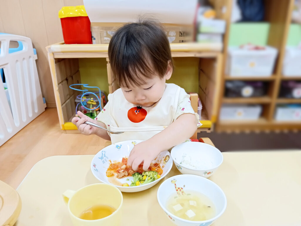 0歳児 離乳食 普通食 給食 自園調理 くじら保育園 都島北 大阪 保育園 202509-2