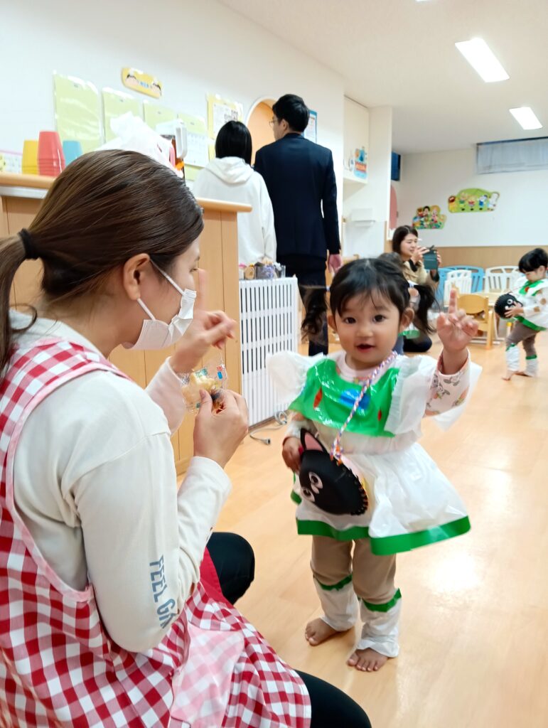 保育園 ハロウィン 仮装 くじら保育園 202511-5
