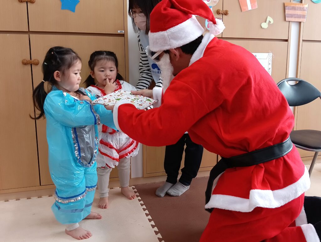 保育園のクリスマス会　大阪　くじら保育園　202512-3