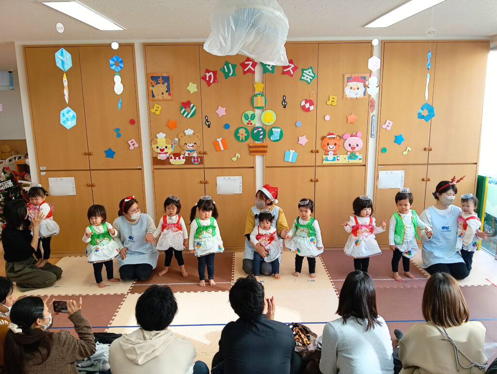 保育園のクリスマス会　大阪　くじら保育園　202512-2