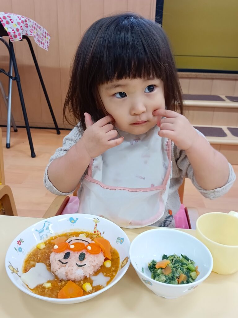 保育園のお誕生日会でアンパンマンカレー　大阪　　保育園　くじら保育園　202601-4
