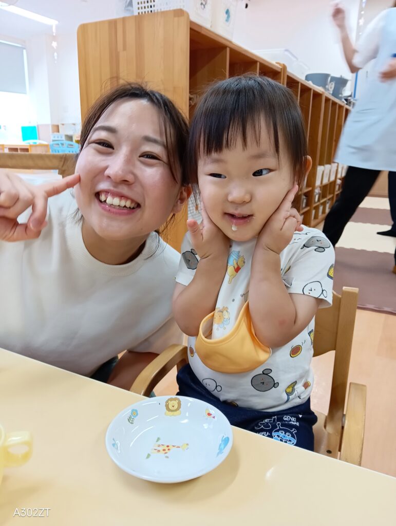 保育参加で給食　大阪　くじら保育園　2302606-3