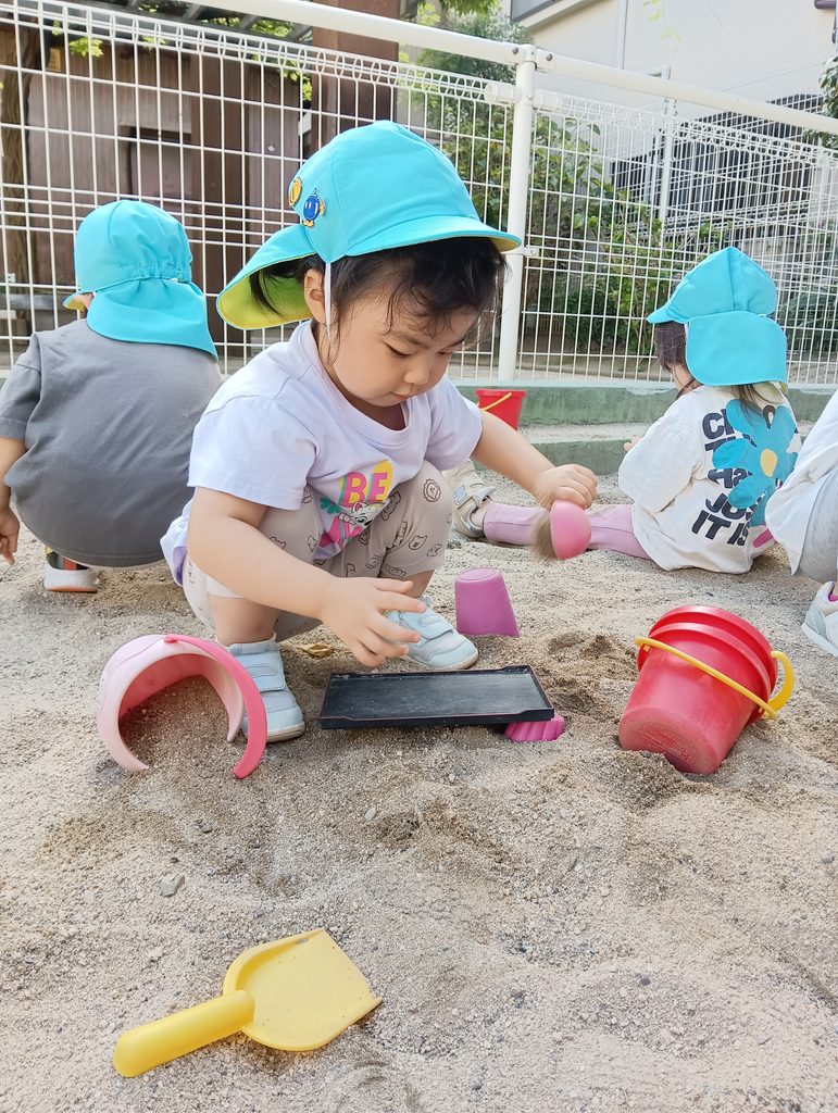保育園の外遊び　大阪　くじら保育園　202610-3