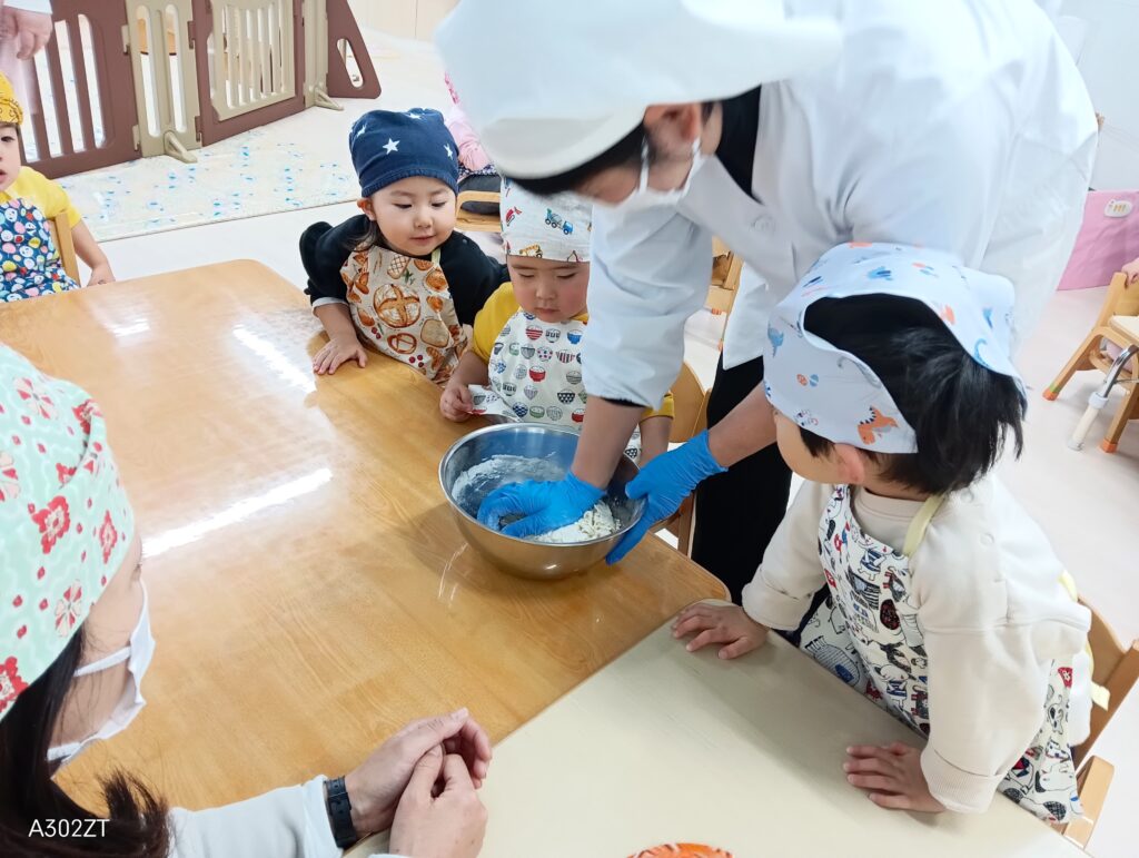 おおぞら保育園　西新町園　うどん作り　202501-2