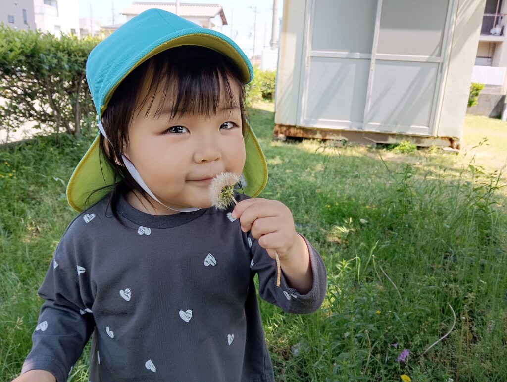 公園　園庭　初夏　自然　アリ　シャボン玉　おおぞら保育園　明石　西新町　202505-1
