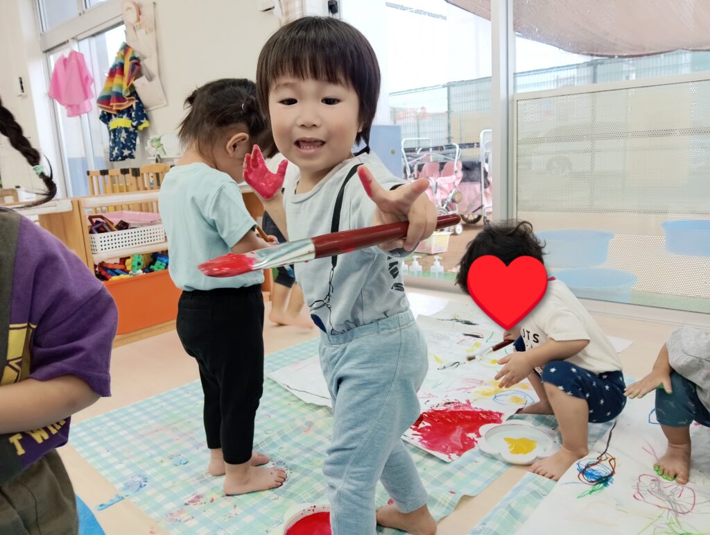 感触あそび 夏 絵の具 明石 保育園 西新町 おおぞら保育園 202508-2