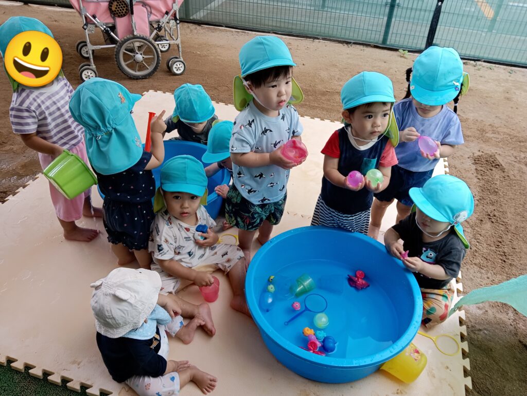 水風船　泡遊び　水遊び　感触遊び　　明石　保育園　魚住　おおぞら保育園　202509-1