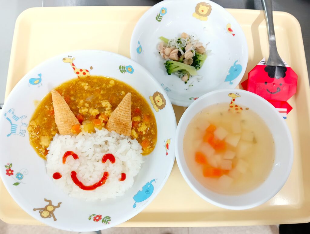 保育園の節分給食　手作り給食で鬼カレー　　明石　おおぞら保育園　202601-2