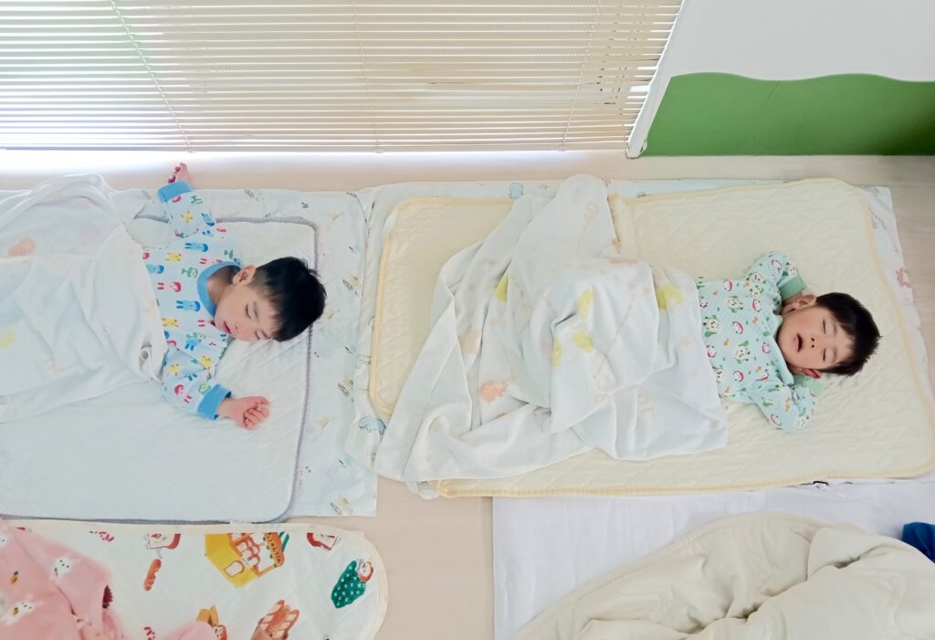 保育園の午睡 お昼寝タイム 明石 おおぞら保育園 202602-6
