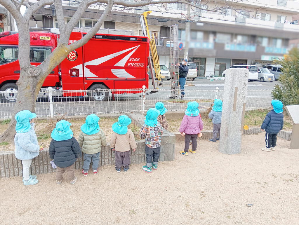 保育園の消防車観察体験　明石　おおぞら保育園　202603-2