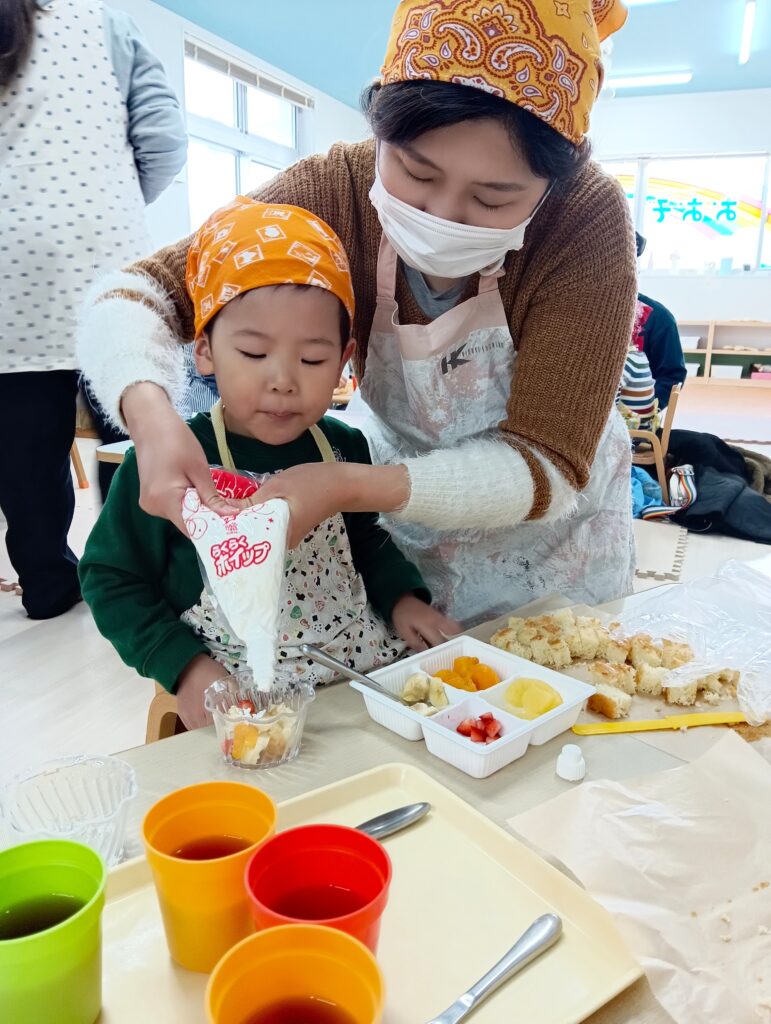保育園親子クッキングでトライフル作り　明石　おおぞら保育園　202603-4