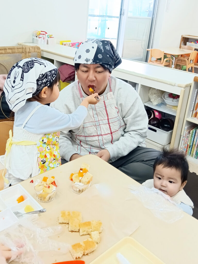 保育園親子クッキングでトライフル作り　明石　おおぞら保育園　202603-6