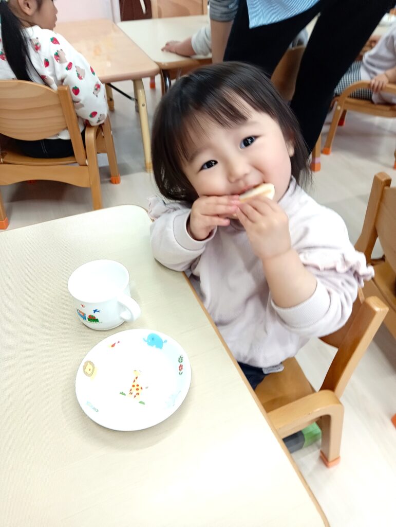 保育園春の公園で新年度　明石保育園　おおぞら保育園　202604-3