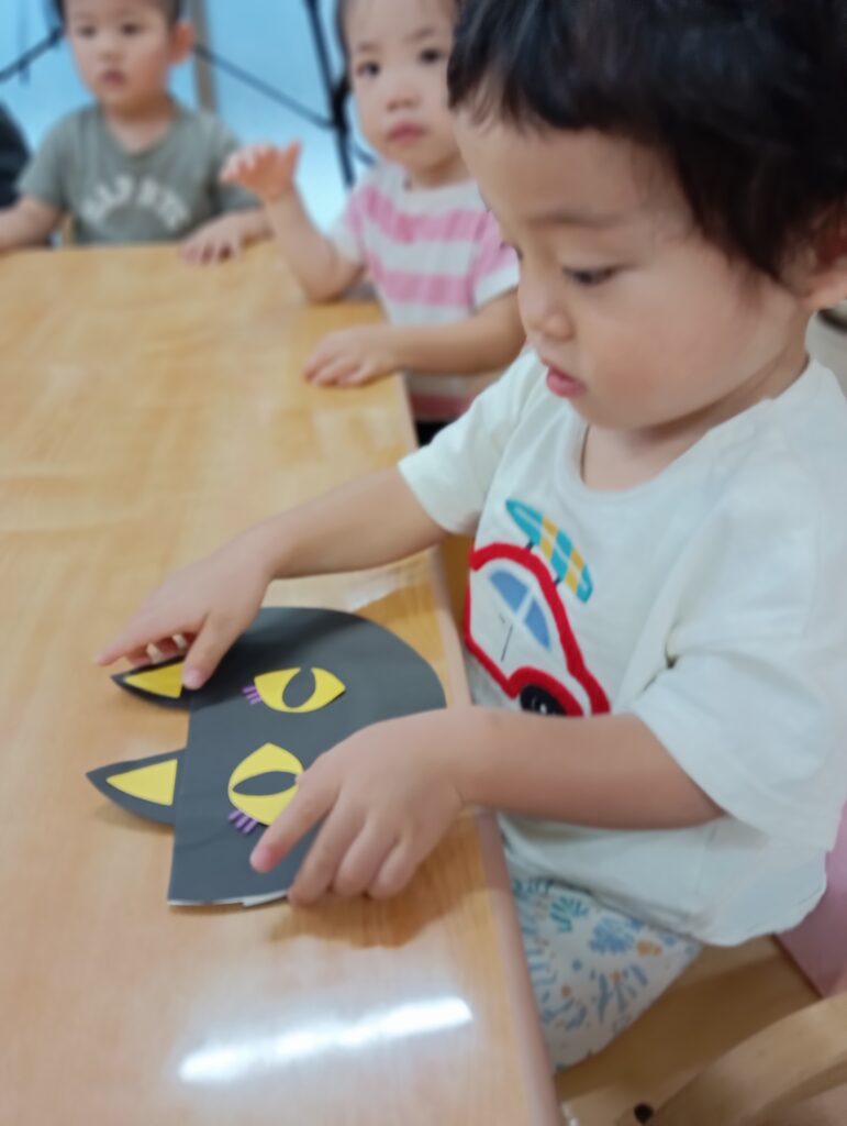 くじら保育園　吹田豊津園　ハロウィン　黒猫バッグ　202410-5