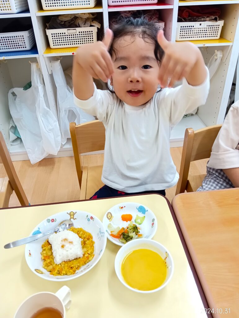 くじら保育園　吹田豊津園　ハロウィン　ジャンボリミッキー　給食　202410-2