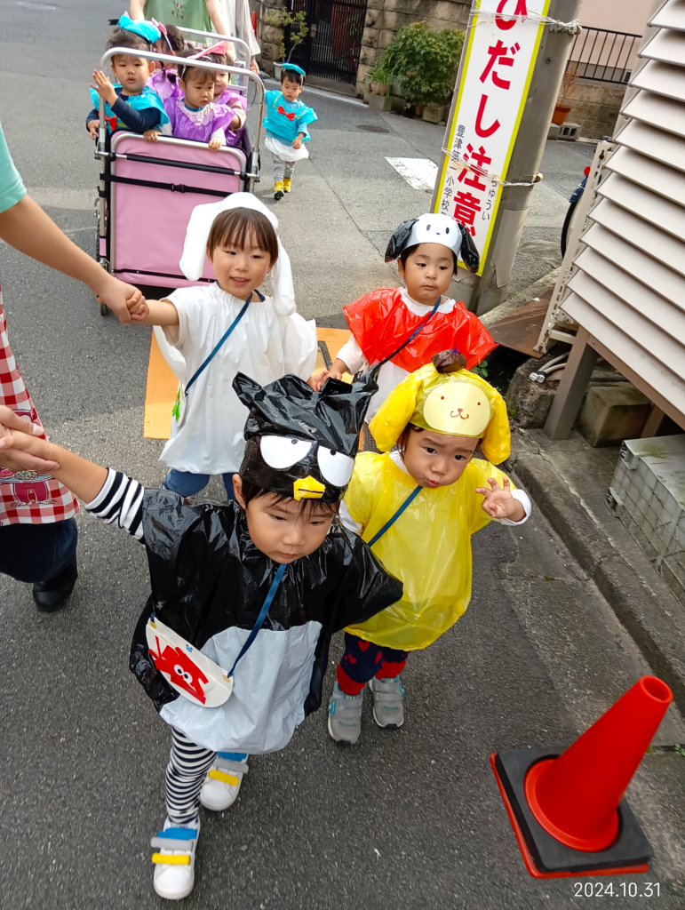 くじら保育園　吹田豊津園　ハロウィン　ジャンボリミッキー　給食　202410-1