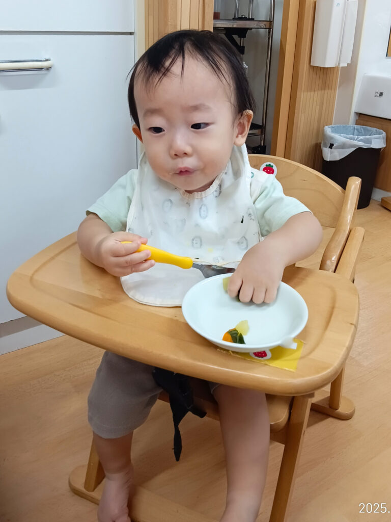 離乳食　完了期　移行　1歳　1歳半　1歳6か月　赤ちゃん　発達　栄養　栄養士　給食　自園調理　手作り給食　くじら保育園　吹田豊津園　吹田市　大阪　保育園　202509-1