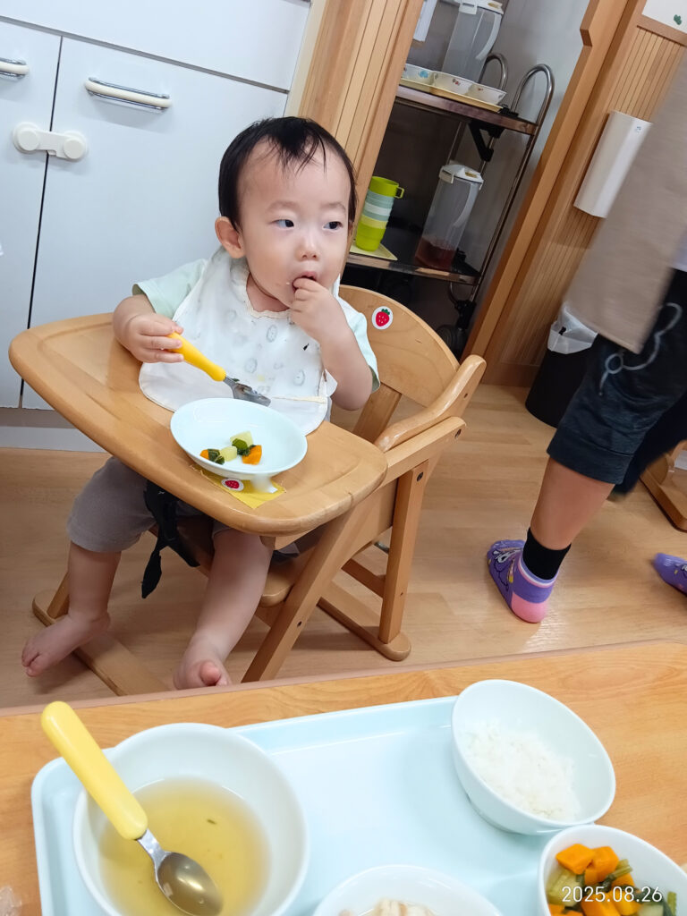 離乳食　完了期　移行　1歳　1歳半　1歳6か月　赤ちゃん　発達　栄養　栄養士　給食　自園調理　手作り給食　くじら保育園　吹田豊津園　吹田市　大阪　保育園　202509-4