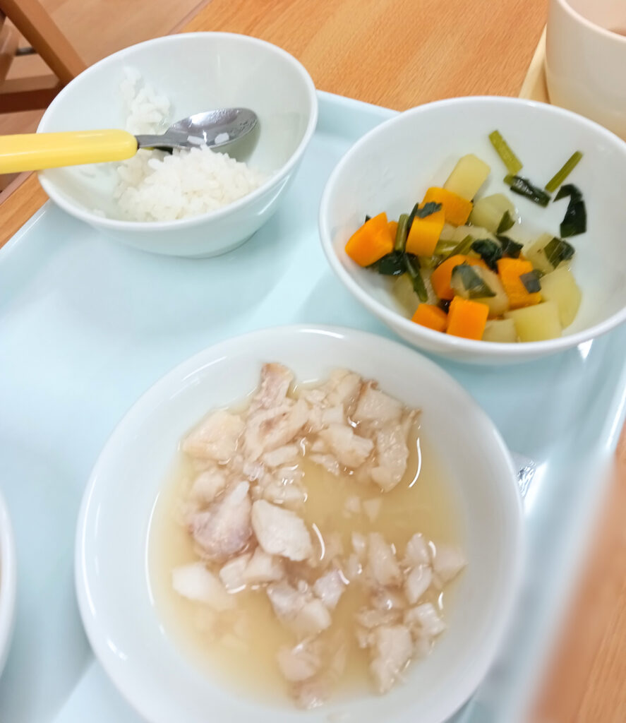 離乳食　完了期　移行　1歳　1歳半　1歳6か月　赤ちゃん　発達　栄養　栄養士　給食　自園調理　手作り給食　くじら保育園　吹田豊津園　吹田市　大阪　保育園　202509-2