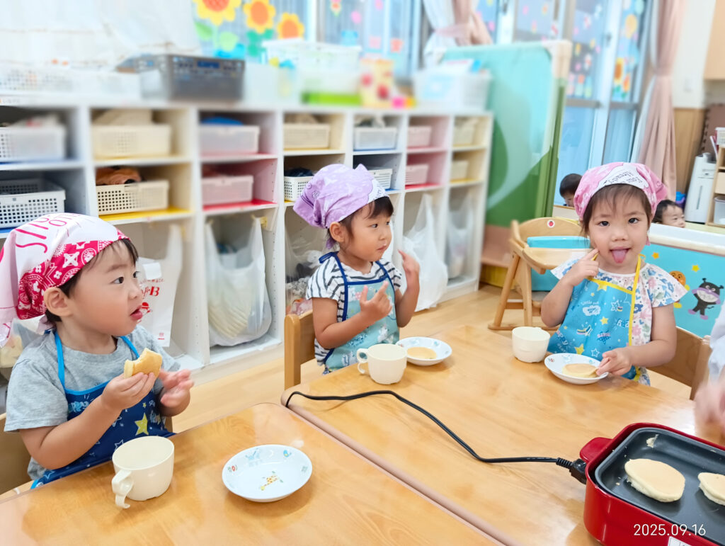 しろくまちゃんのほっとけーき　クッキング　食育　ホットケーキ　大阪　吹田　保育園　くじら保育園　吹田豊津園　202509-5