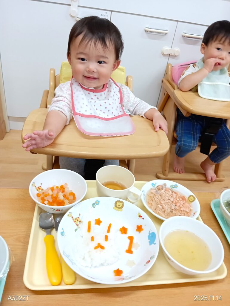 保育園　お誕生会　大阪　くじら保育園　202511-4