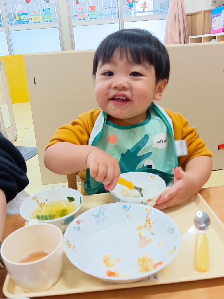 遊び食べの意味　食事環境づくりのコツ　大阪　保育園　くじら保育園　202512-2