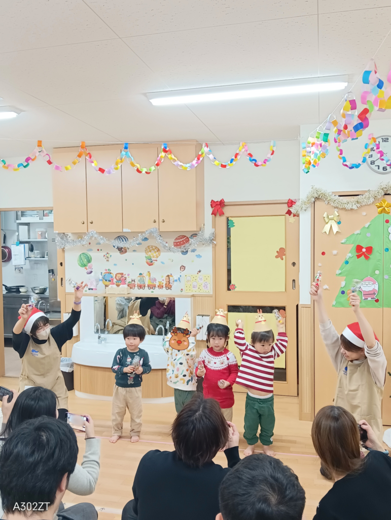 クリスマス保育参観　大阪　保育園　くじら保育園　202512-3