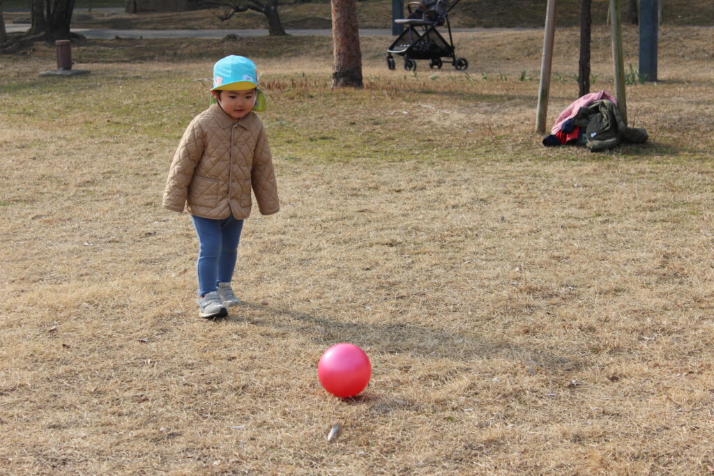 保育園から藤田邸跡公園へお散歩 大阪 くじら保育園 202602-6