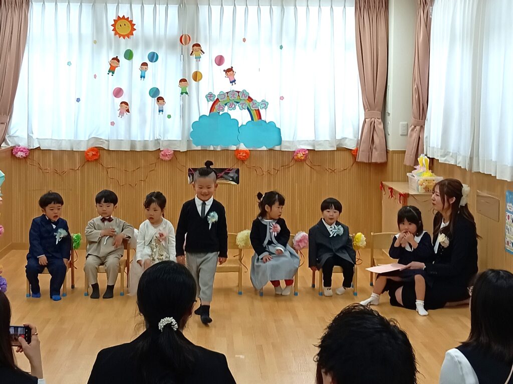 保育園卒園式　大阪　くじら保育園　202604-2