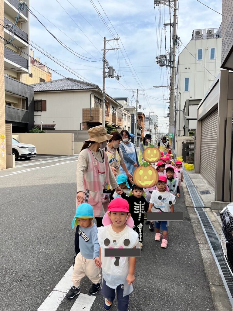 くじら保育園　天王寺園　乳児クラス　ハロウィン　お誕生日会　202410-4